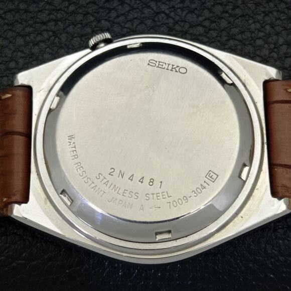 Vintage 1971 Seiko Automatic Mens Silver Watch W/daydate & Green accents - Picture 7 of 8